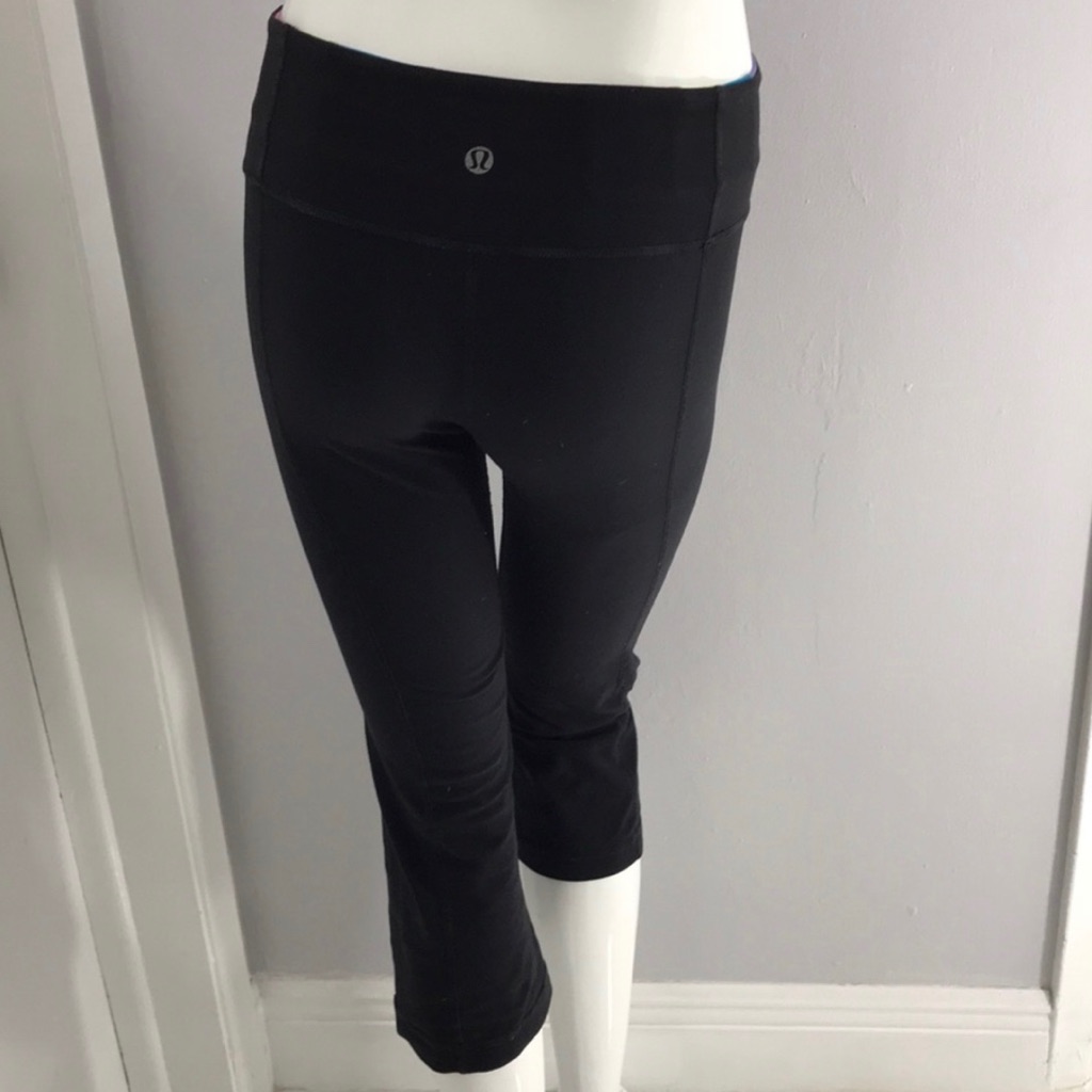 Lululemon Black Crop Leggings. Reversible
